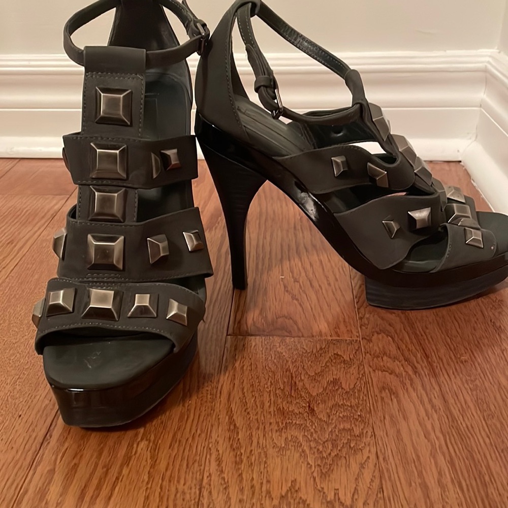 BCBG Charcoal grey platform heels
